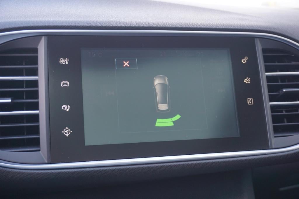 Peugeot 308 sw 1.2 e-thp blue lease executive climate / navi / cruise / pan