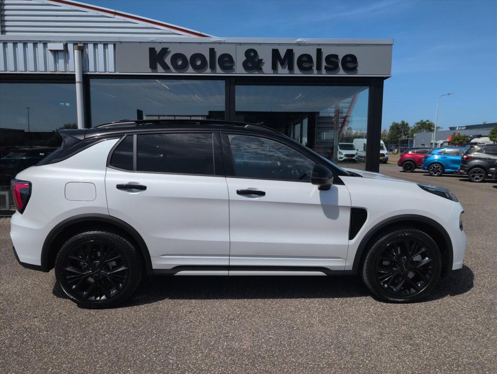 Lynk & Co 01 1.5 276pk phev more | pano | carplay | leer