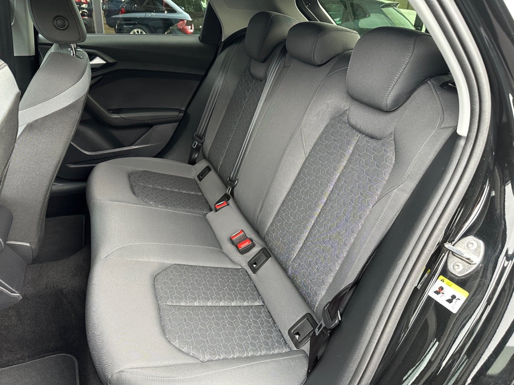 Audi A1 allstreet 30 tfsi 110pk s-tronic business edition | led | camera | 