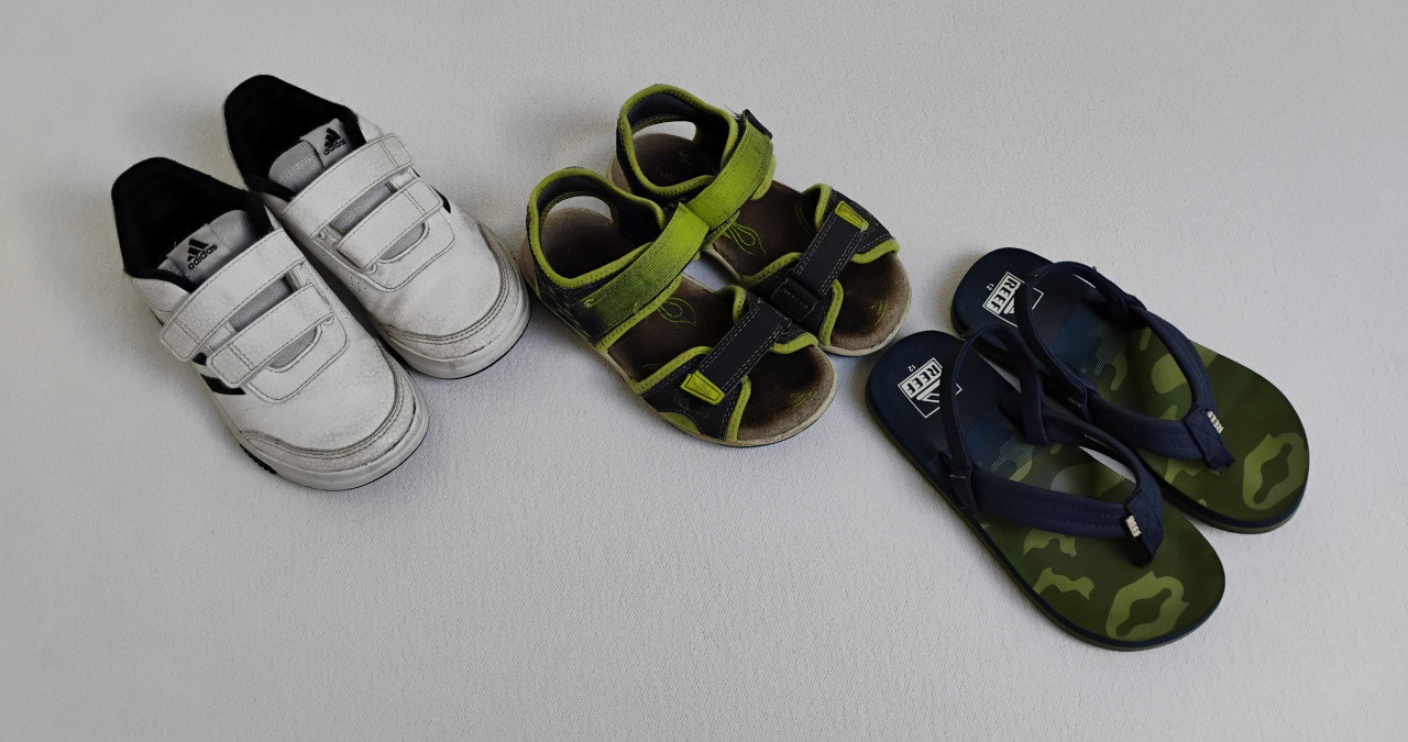 Pakket 110/116, schoenen, sandalen en slippers 29.