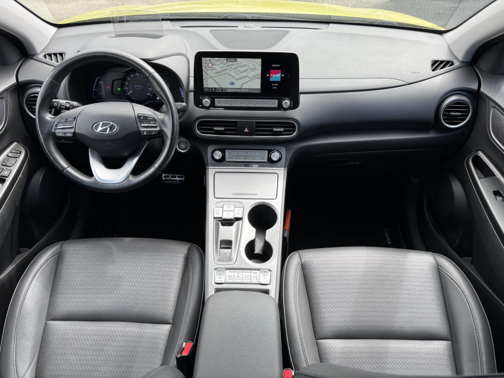 Hyundai Kona ev premium 64 kwh 3-fase lader | navigatie | stoelventilatie +