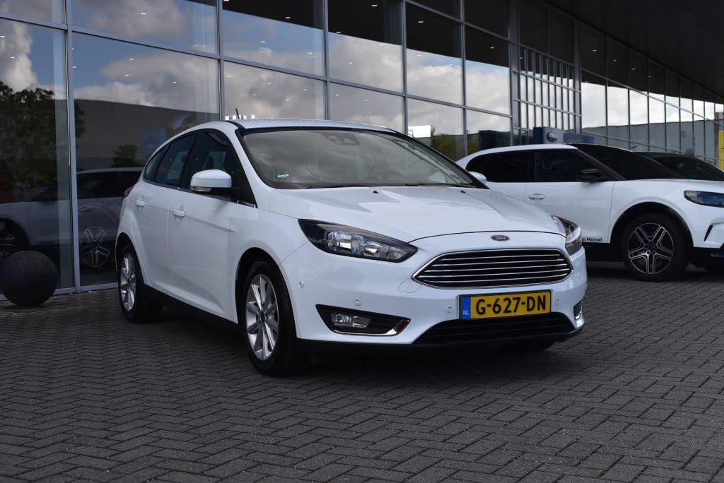 Ford Focus 1.0 titanium | cruise control | trekhaak | achteruitrijcamera | 