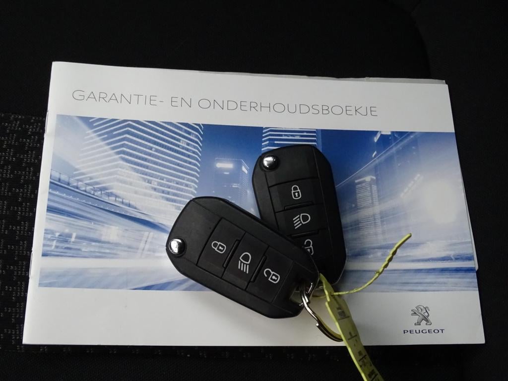 Peugeot 5008 1.2 puretech blue lease executive | 7-persoons