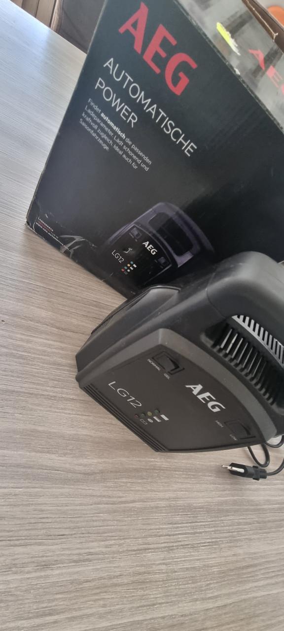 Aeg acculader