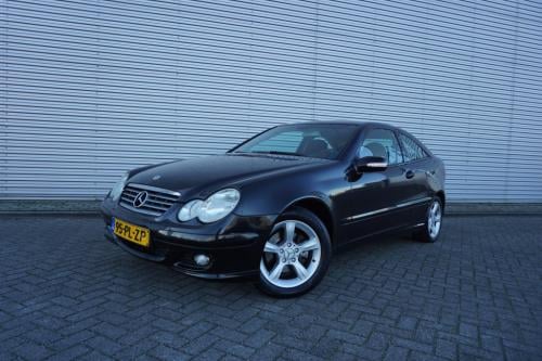 Mercedes-Benz C-Klasse sportcoupé 180 k. automaat - airco / cruise / elektr