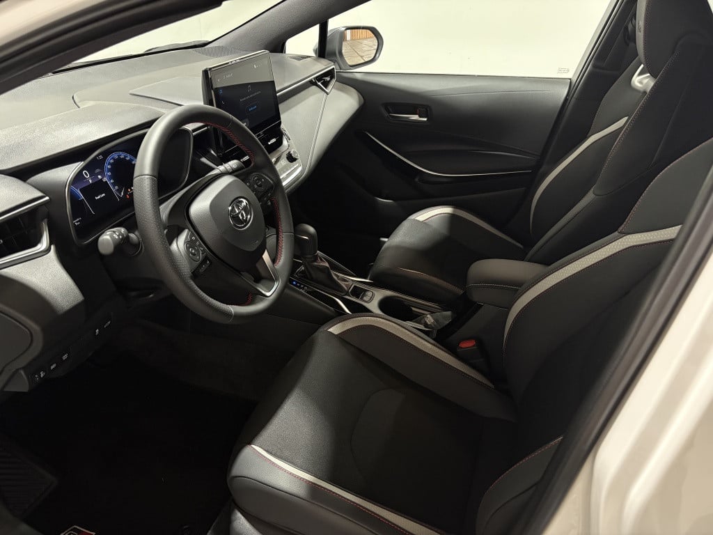 Toyota Corolla Touring Sports | € 1.500,- hybrid 180 gr sport