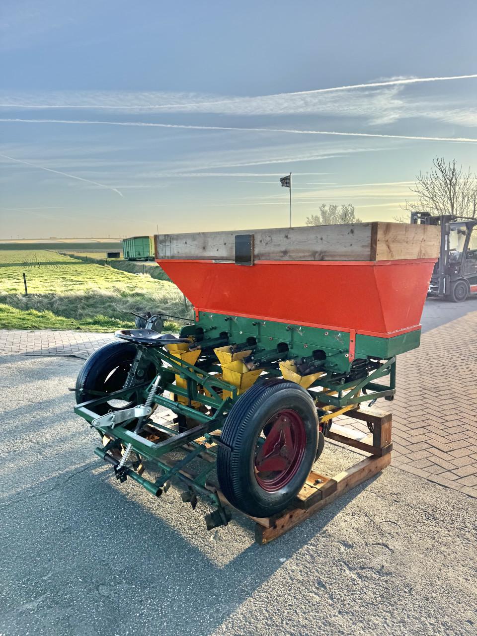 Te koop uien/bollen plantenmachine 1,5