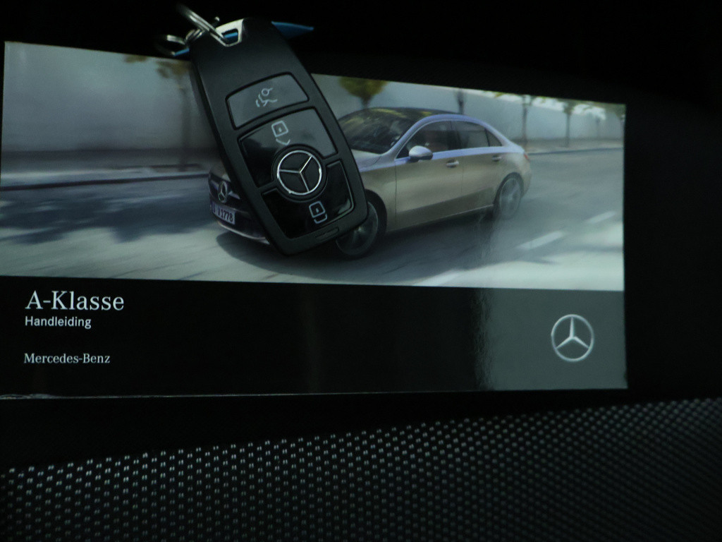 Mercedes-Benz A-Klasse 180 business solution | trekhaak | cruise control | 