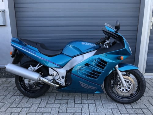 Suzuki RF600R uit 1997 met slechts 22 dkm, absolute nieuwstaat! €1750,-