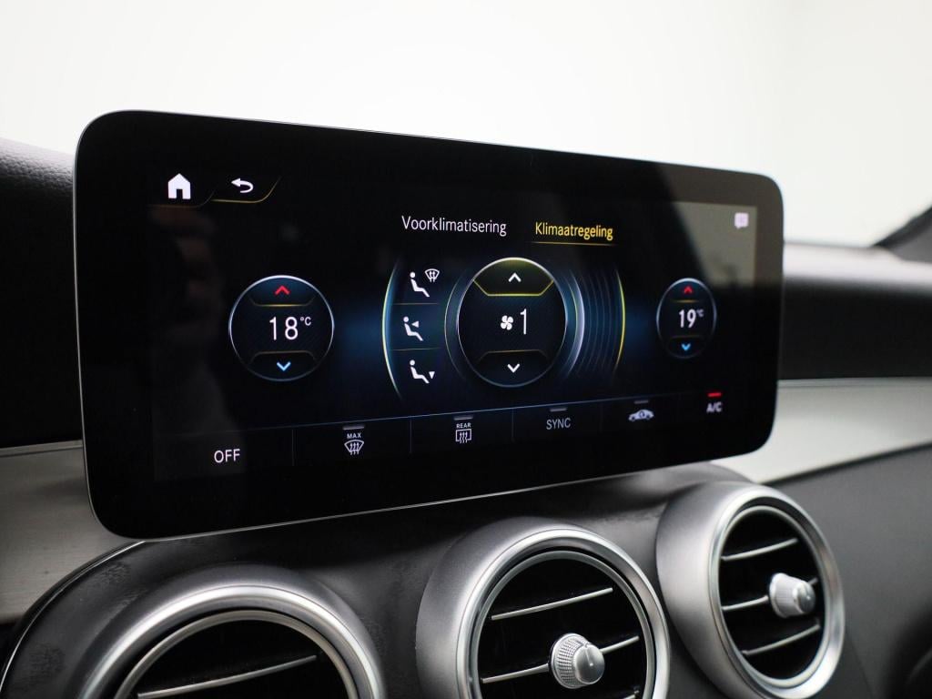 Mercedes-Benz Glc 300e 4matic business solution amg | automaat | apple carp