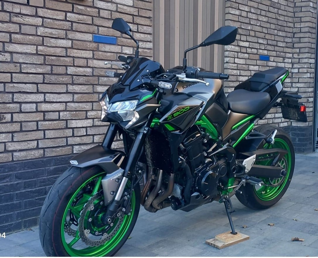 Kawasaki Z900 ABS  bj mei 2023 km stand is nu 2650km  prijs 9999,-