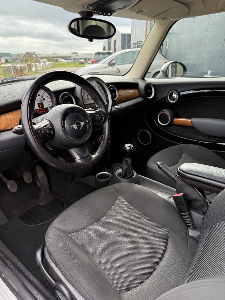 Mini One 1.6 malist - pano - nieuwe koppeling