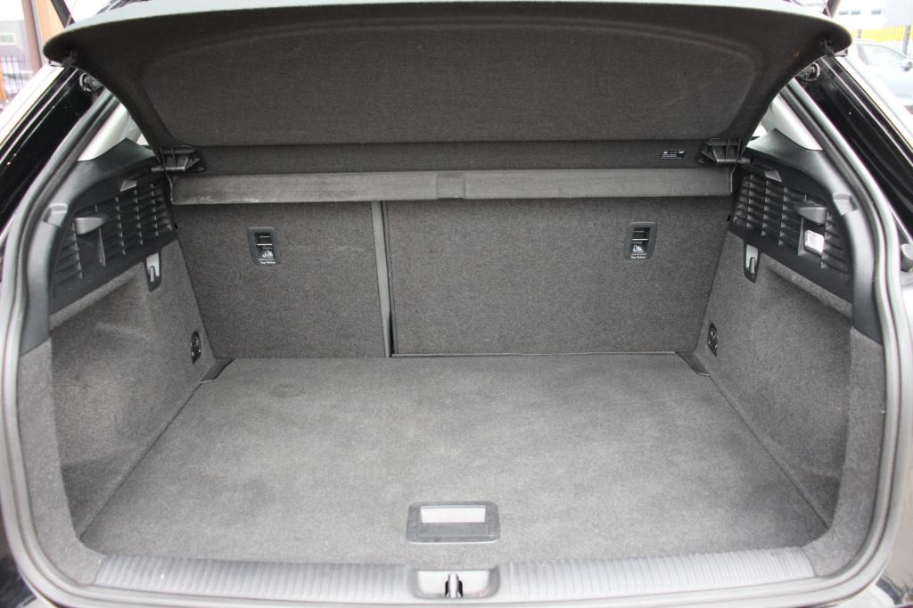 Audi Q2 1.4 tfsi | limited | s-tronic | led | navi