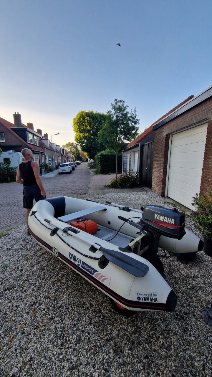 Yam 265S rubberboot met Yamaha 4 pk buitenboordmotor