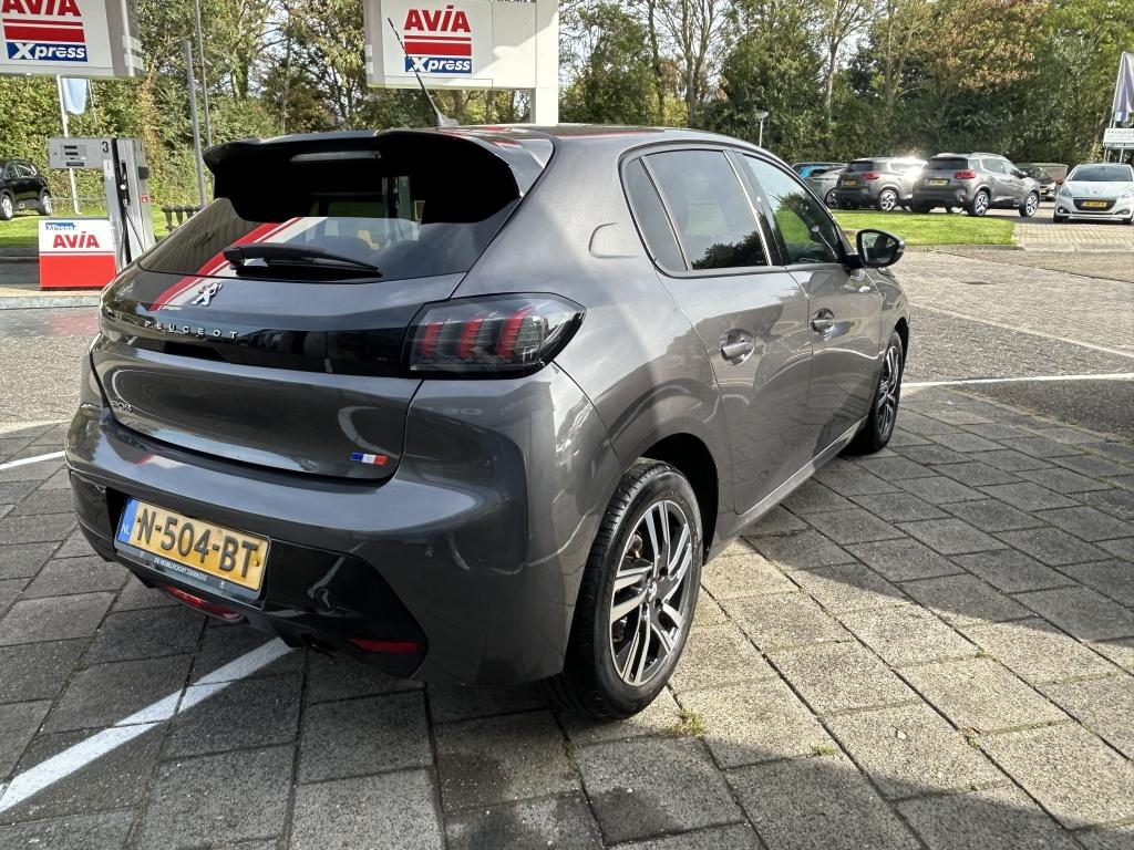 Peugeot 208 1.2 puretech 100pk eat8 allure pack 3d cockpit | apple carplay 