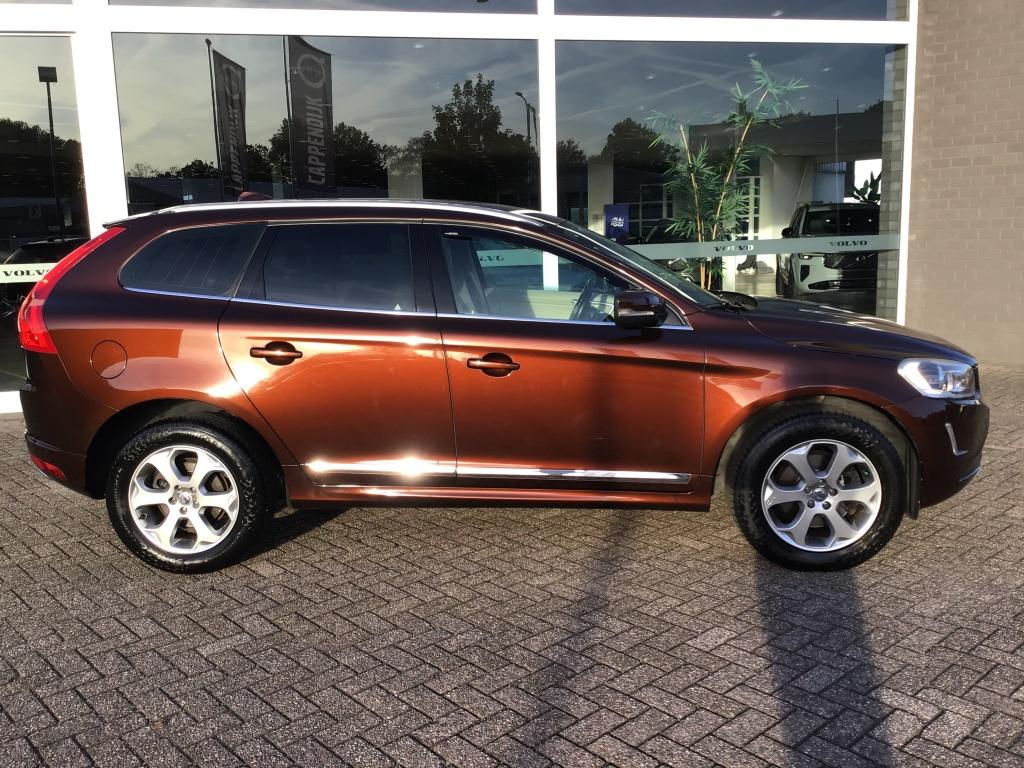 Volvo XC60 2.0 t5 fwd summum