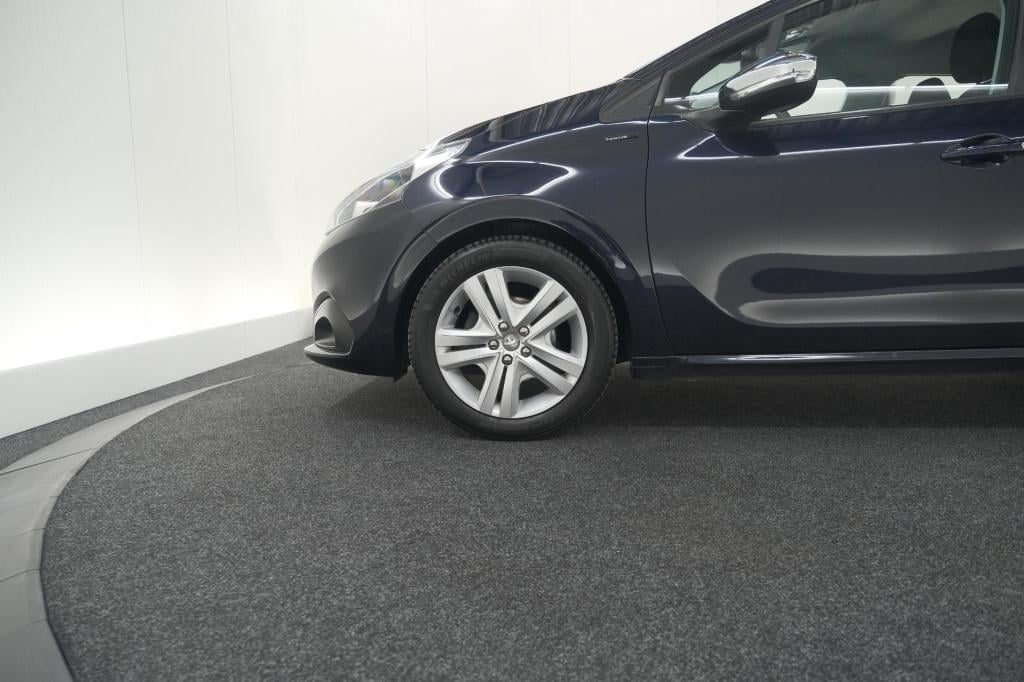 Peugeot 208 puretech 82 signature | apple carplay | parkeersensoren | navig