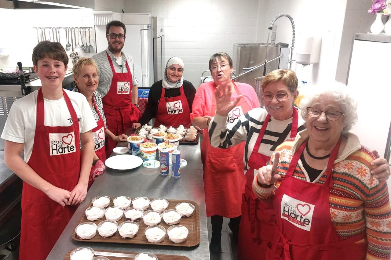 Resto VanHarte zoekt vrijwillig keukenpersoneel en gastvrouwen/heren