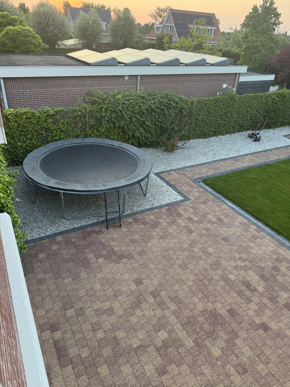 Trampoline