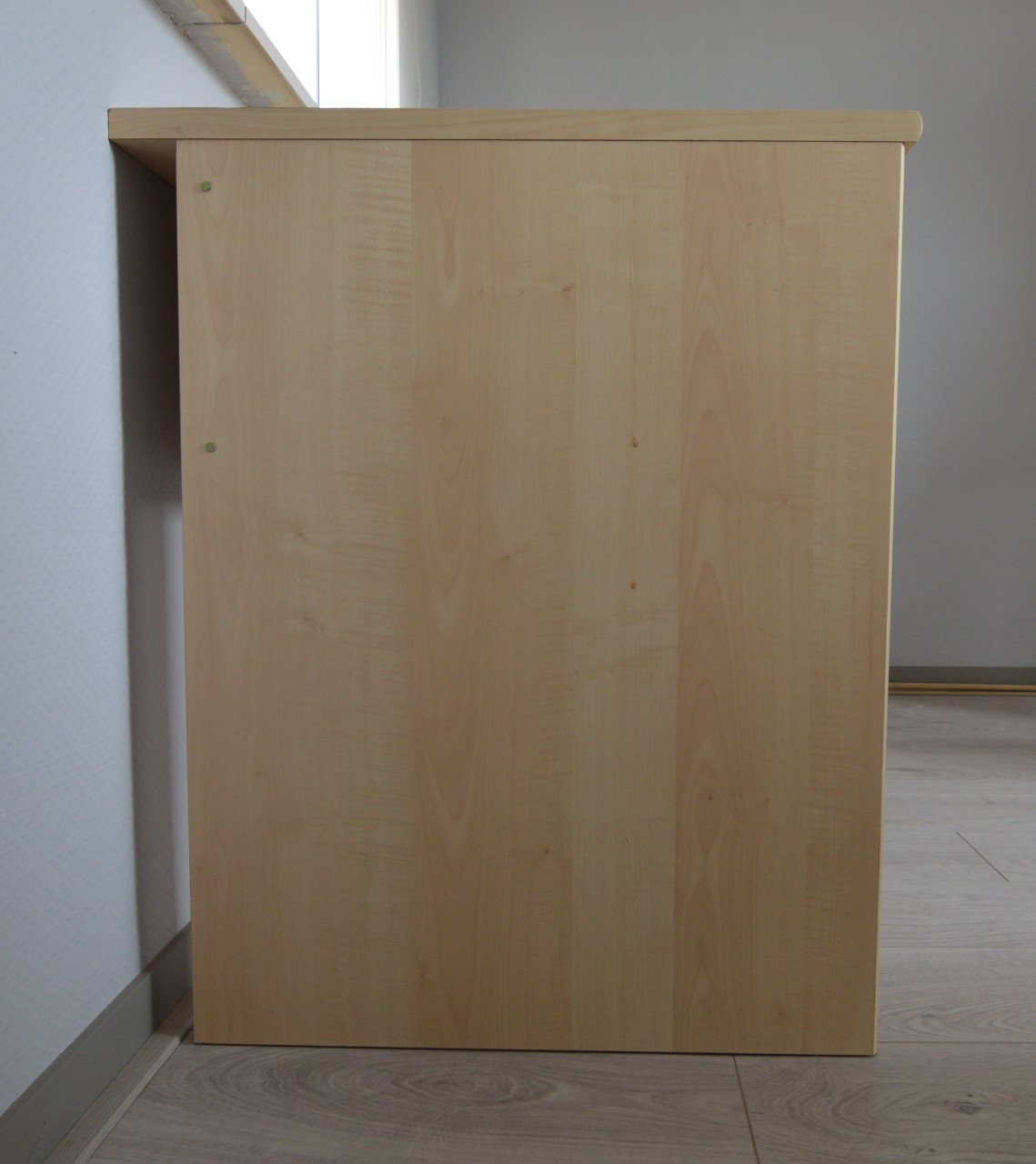 Bureau (ahorn) + Bureaulamp (halogeen) + Boekenplank (ahorn)