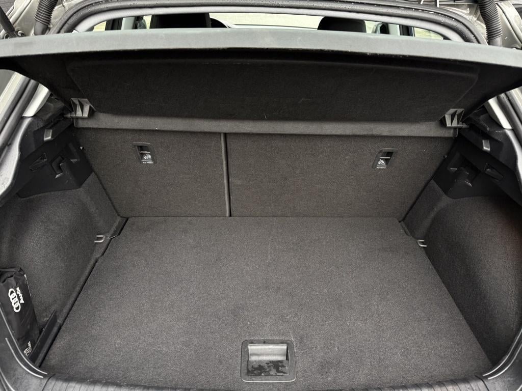 Audi A1 Sportback 30 tfsi pro // s-line exterieur //