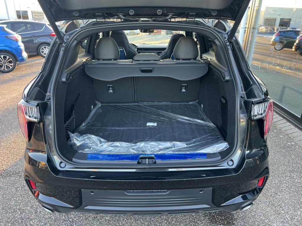 Lynk & Co 01 1.5 261pk phev , black edition ,360gr camera , pano dak , adap