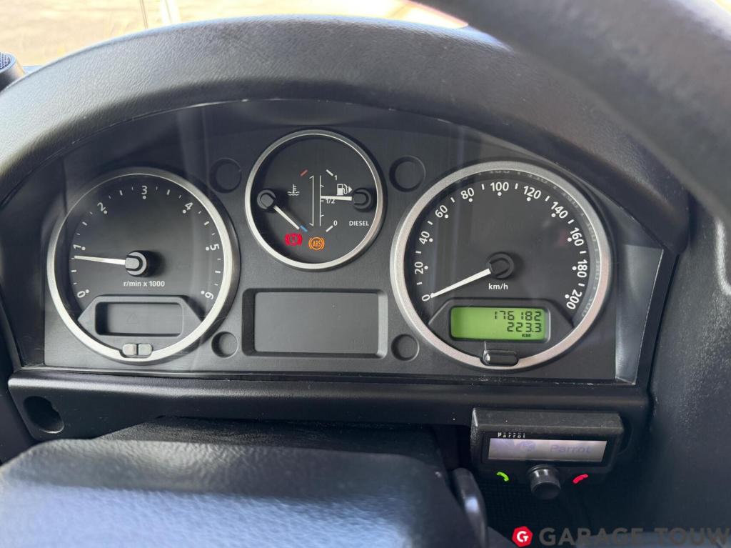 Land Rover Defender 2.4 td 90 sw se