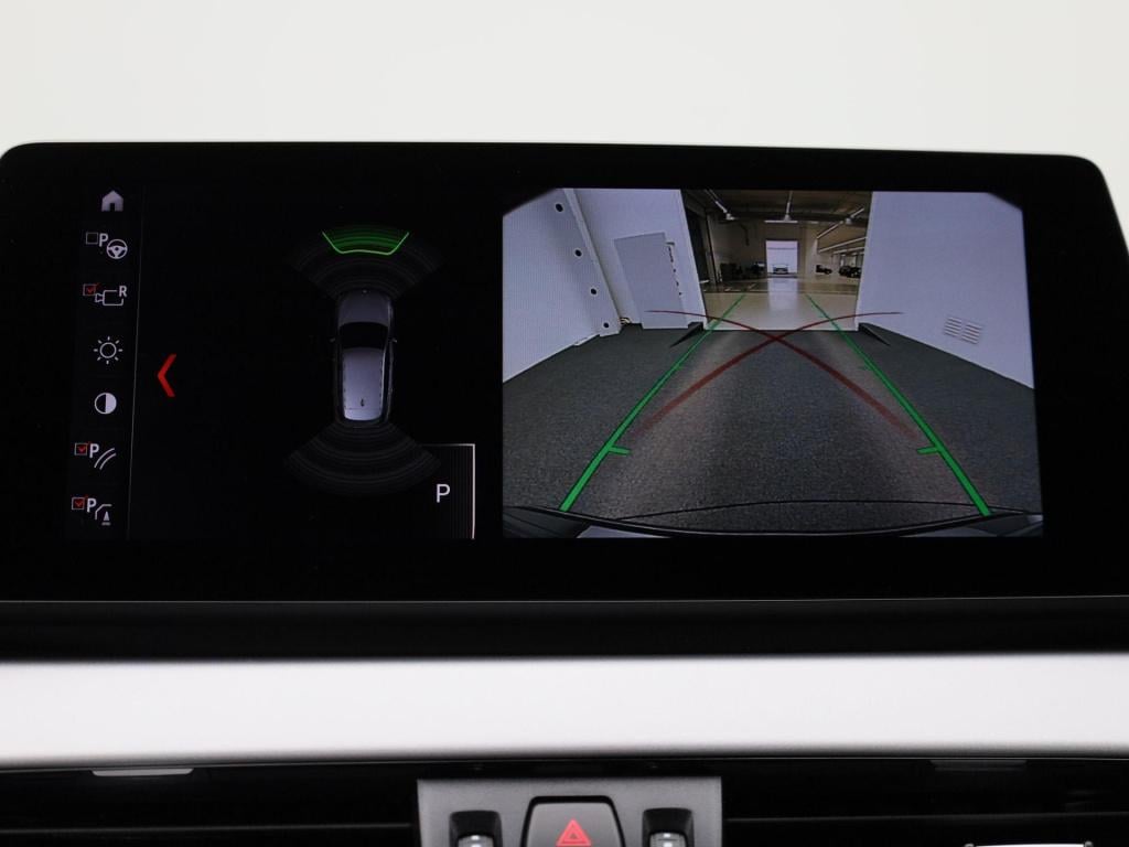 BMW X1 sdrive18i high executive | apple carplay / android auto | stoel- stu