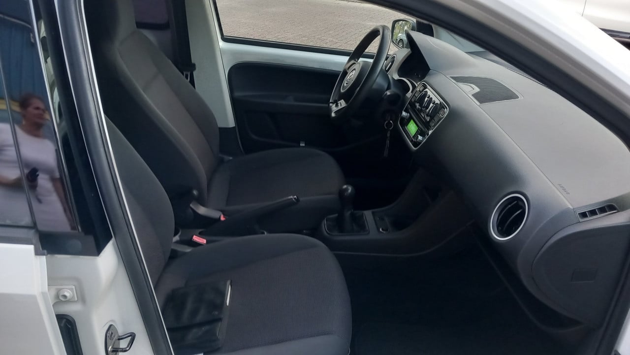 Volkswagen  Up 1.0 take-up Blue-Motion 5deurs bj:2013 airco apk 2026