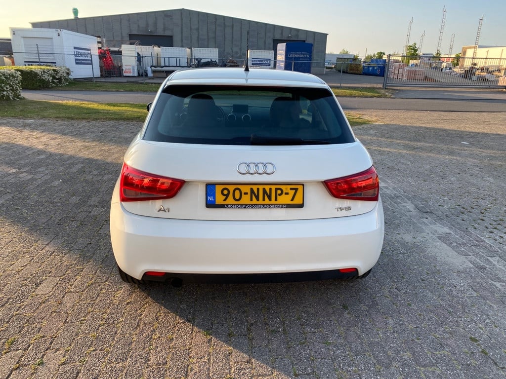 Audi A1 1.2 tfsi attraction pro line business nieuwe motor!