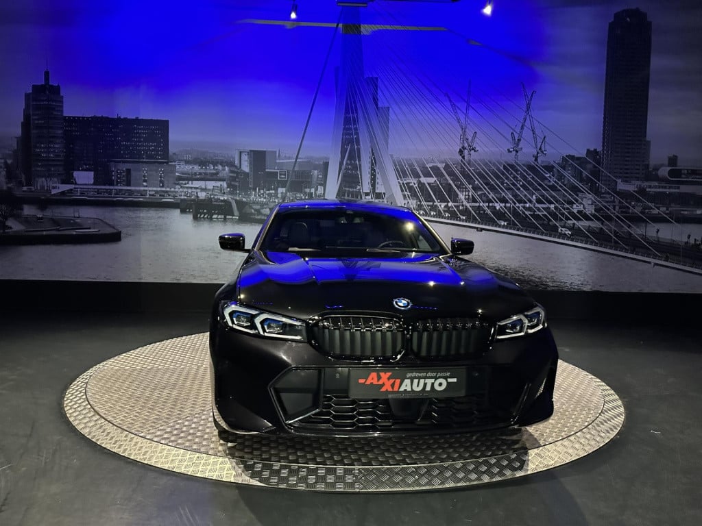 BMW 3-serie 330e m-sport *schuifdak*acc*harmankardon*