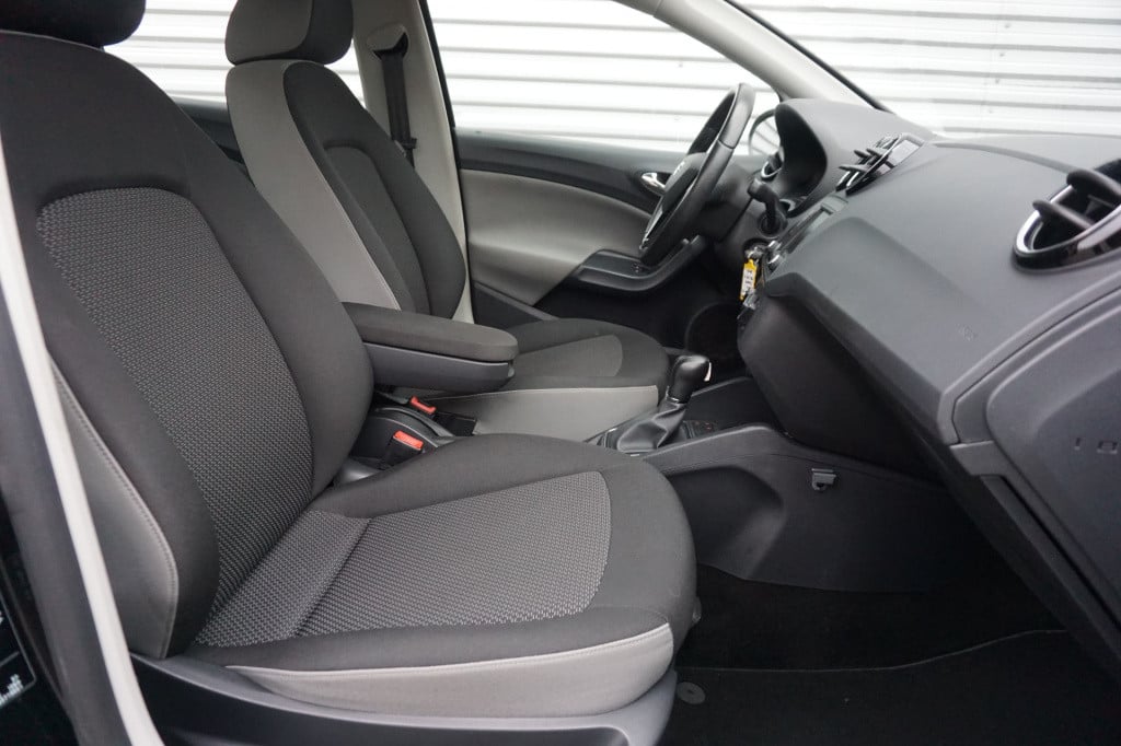 Seat Ibiza st 1.0 ecotsi style connect automaat - airco / navi / cruise / p