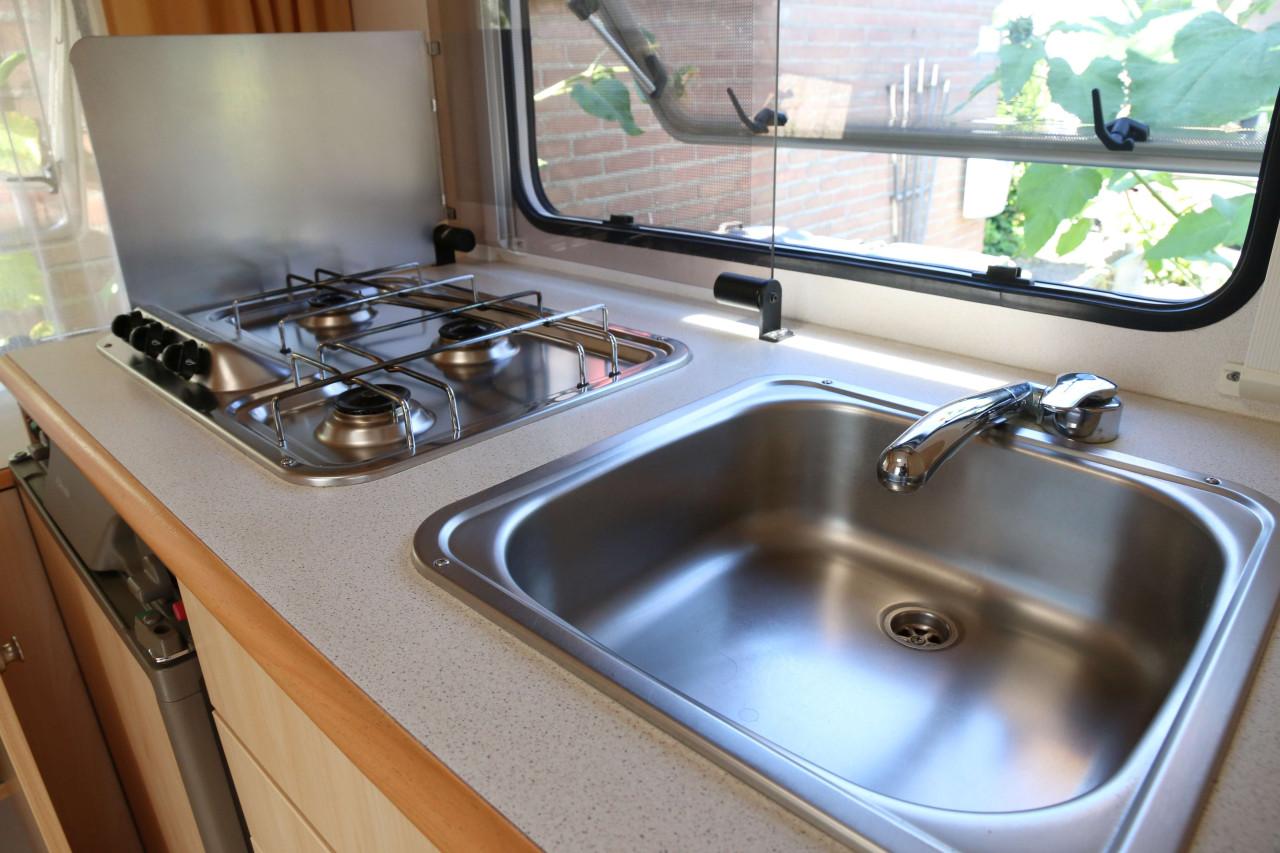 TE KOOP  caravan  Beijerland 2000 type Vitesse 400-2