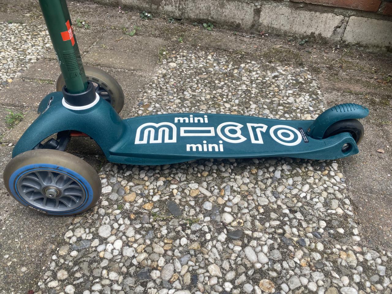 Mini micro eco kinderstep donkergroen