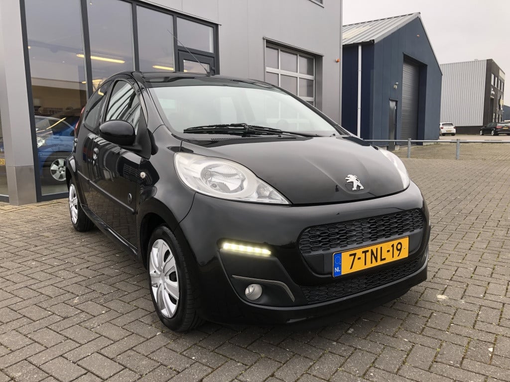 Peugeot 107 1.0 envy 1e eigenaar