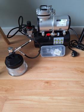 Te Koop: Airbrush compressor Fengda FD-186