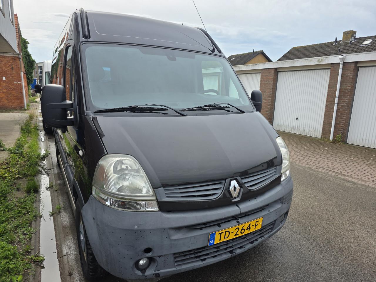 Keurig nette Renault Master buscamper