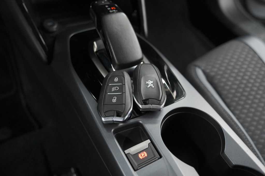 Peugeot E-2008 ev allure 50 kwh | camera | adaptieve cruise control | stoel