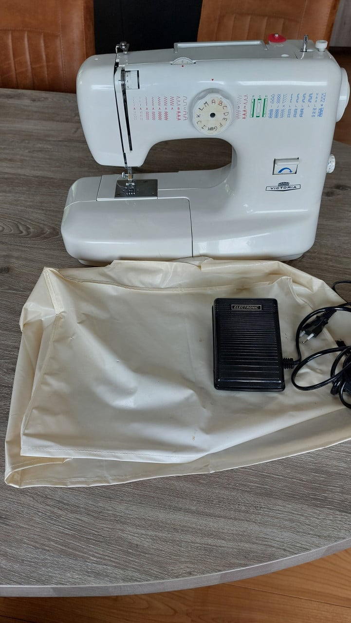 Naaimachine merk Victoria 270 B