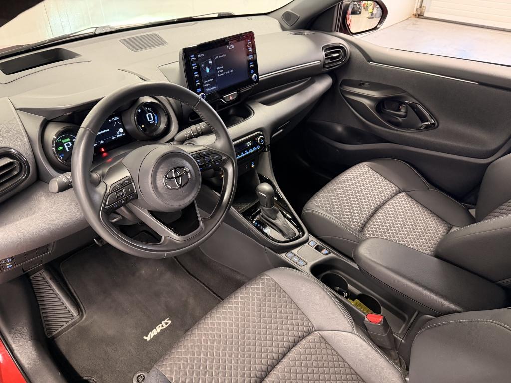 Toyota Yaris 1.5 hybride bi-tone executive| hud| stoel.verw| camera| bsm