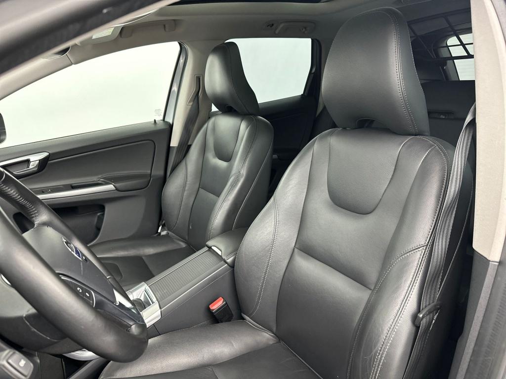 Volvo XC60 t5 gt polar+ | parkeerverwarming op brandstof | schuifdak