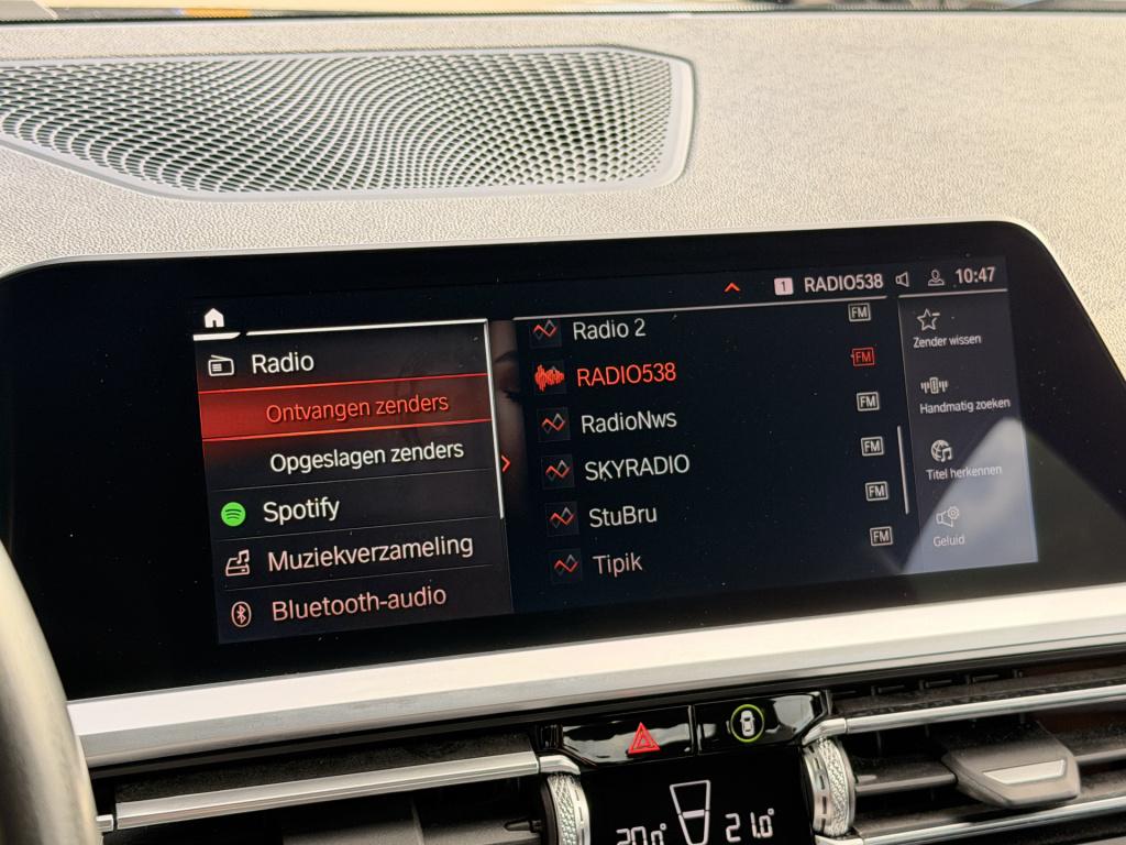 BMW 3-serie 320i m-sport | cruise | m zetels | apple carplay | navi | sfeer