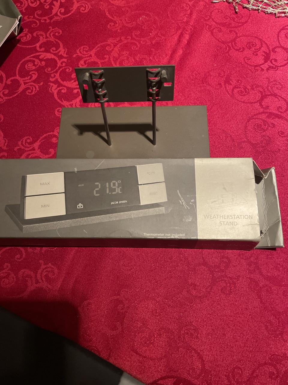 Jacob Jensen barometer en standaard