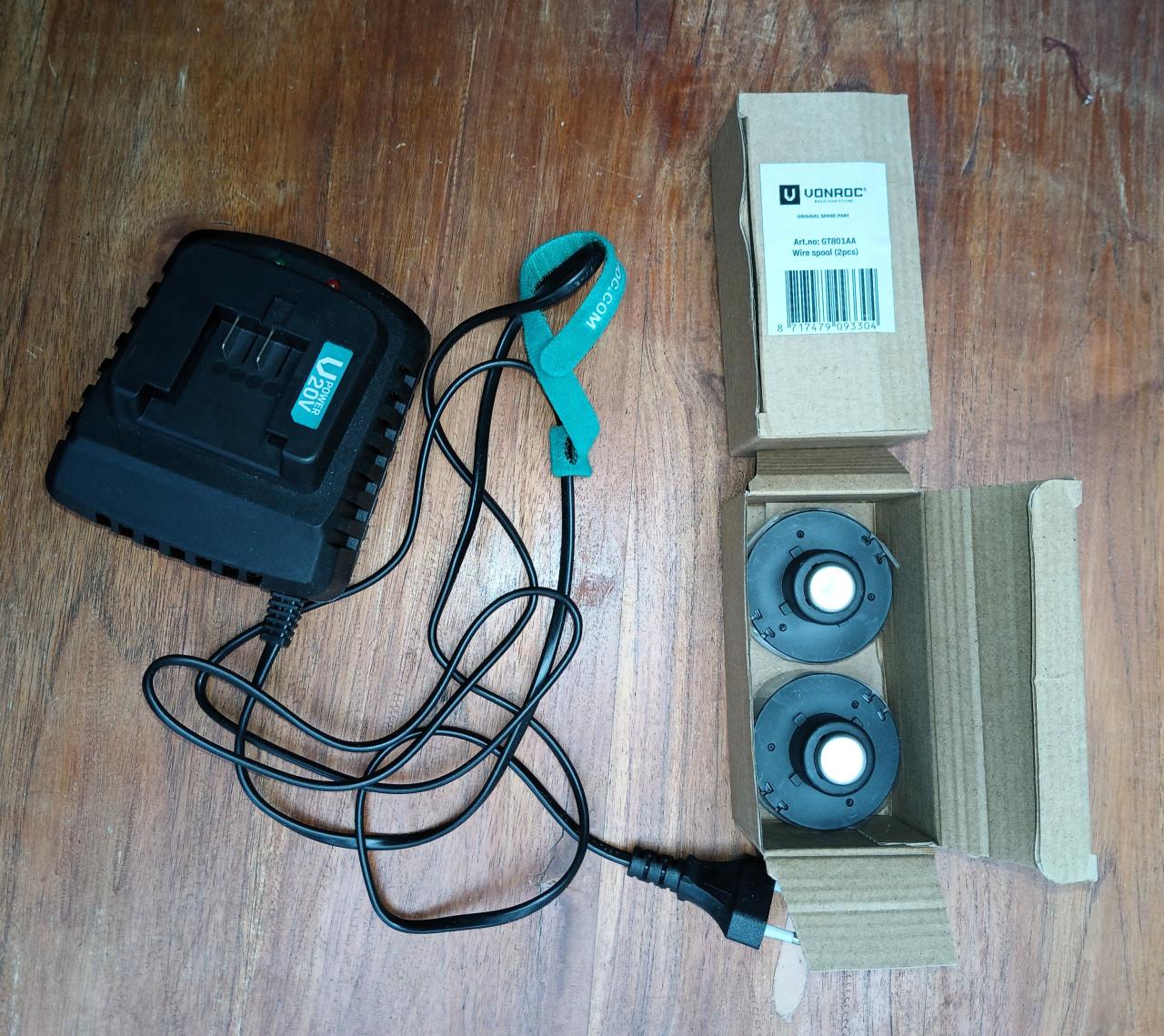 Vonroc draadloze kantenmaaier incl accu en snellader KOOPJE