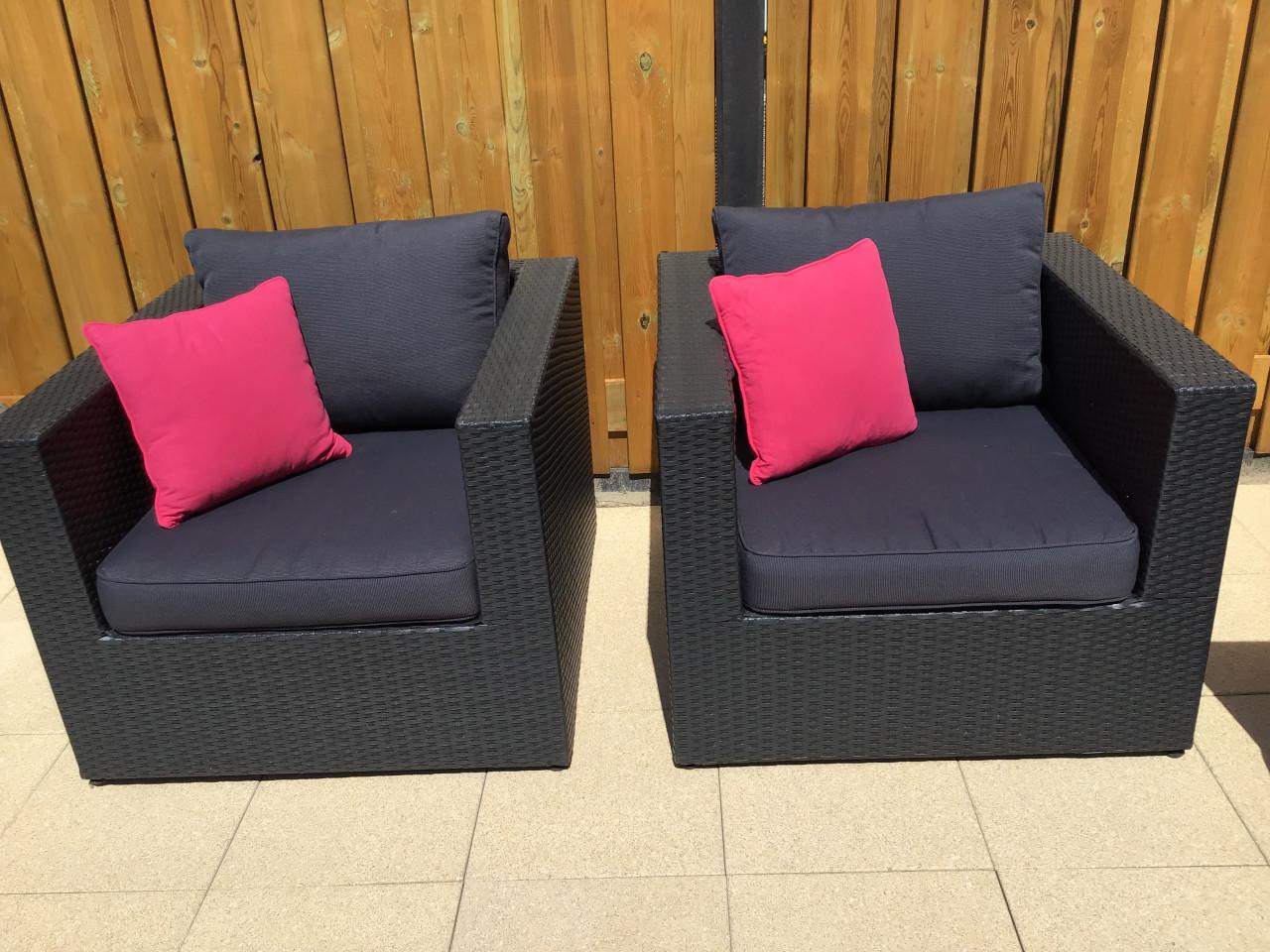 Lounge set 4 stoelen 2 hockers