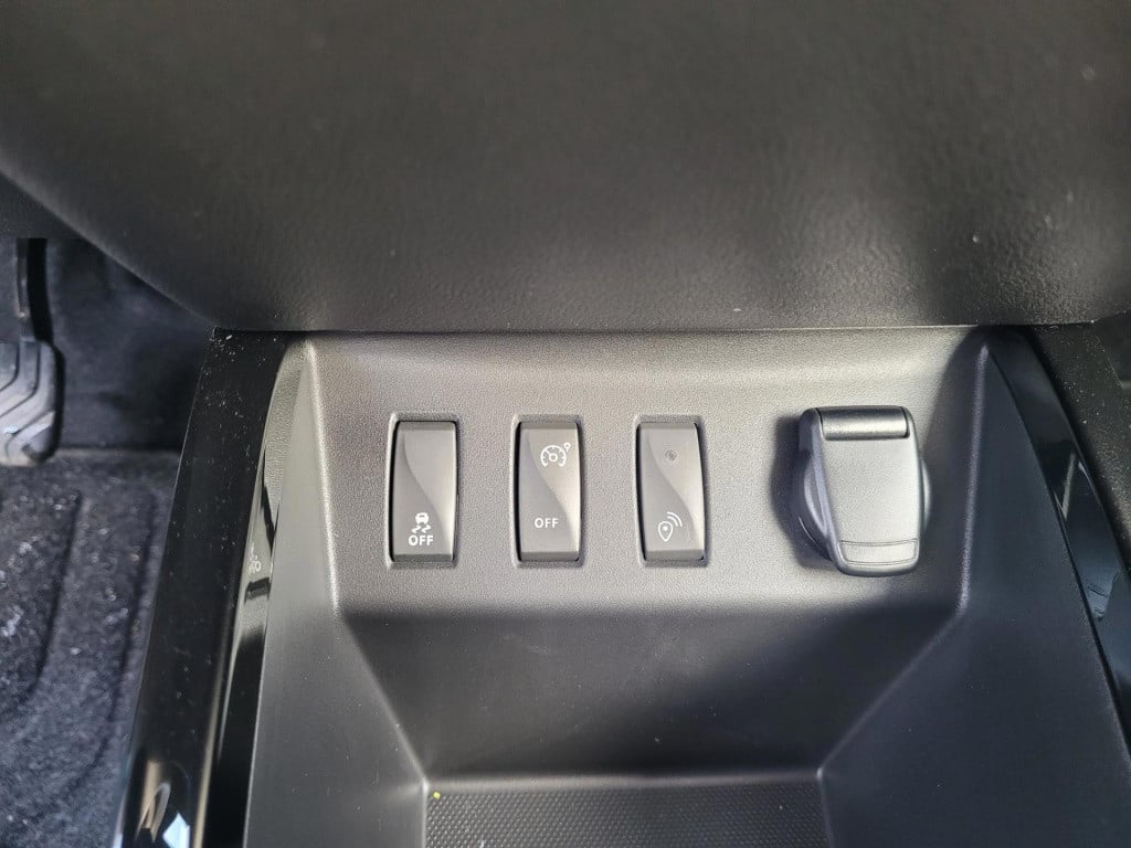 Dacia Spring comfort plus (orange pack) 27 kwh slechts 130km btw auto