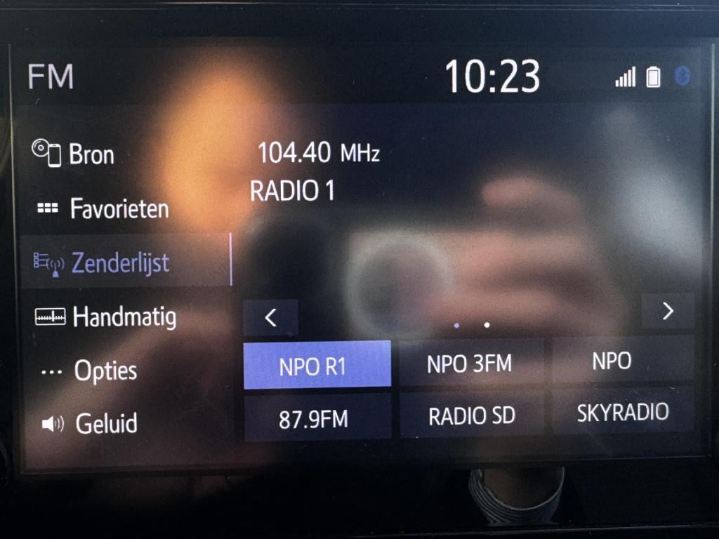 Toyota Rav4 2.5 hybrid style | navigatie | trekhaak | bi-tone |