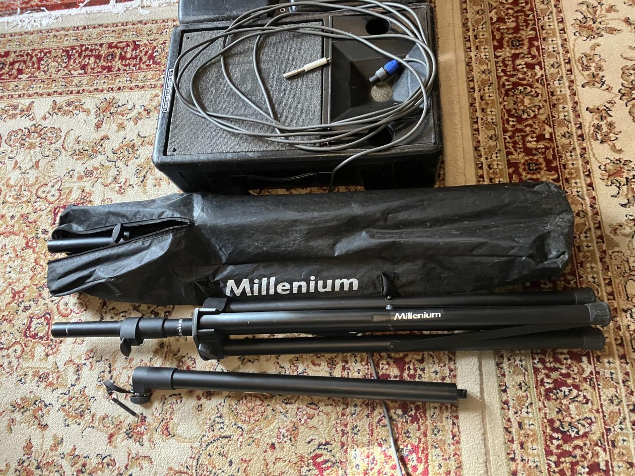 Kleine PA voor in de oefenruimte voor zang en keyboard