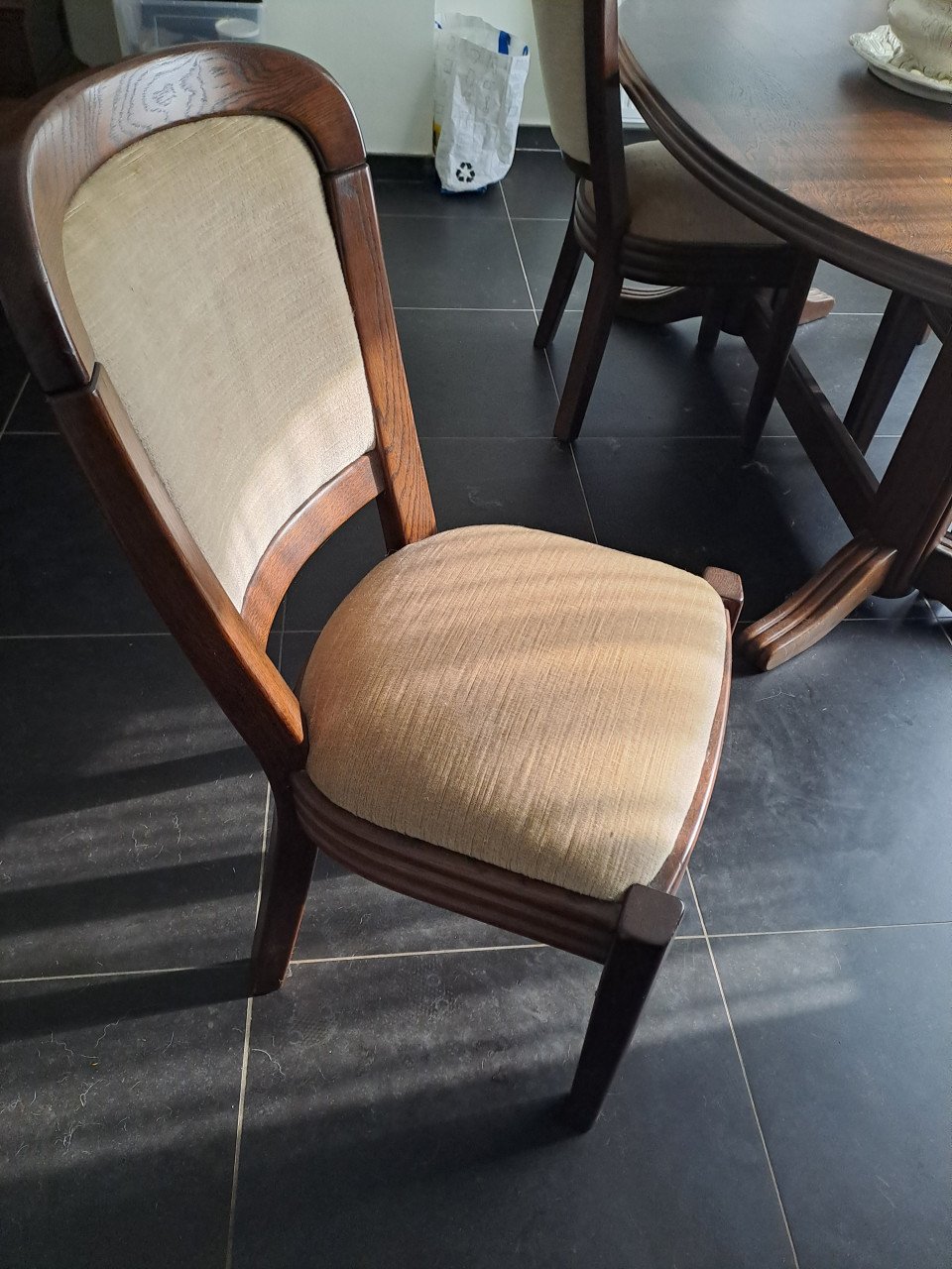 Massief eiken houten eethoek + 4 stoelen