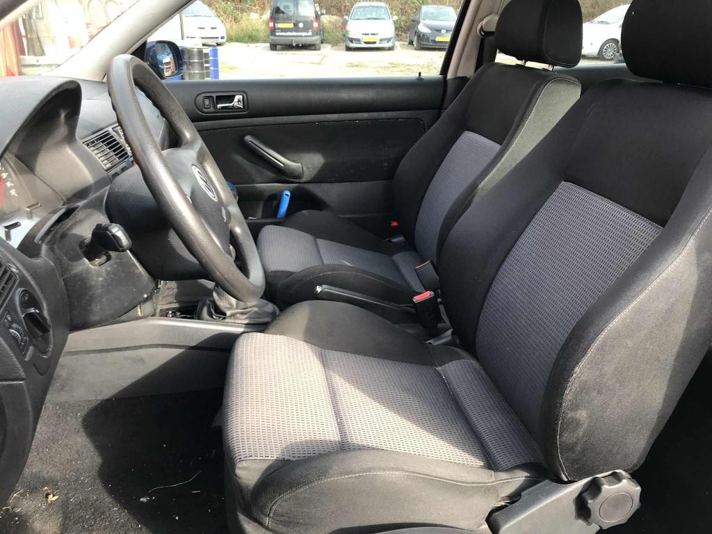 Volkswagen Golf 1.6-16v trendline